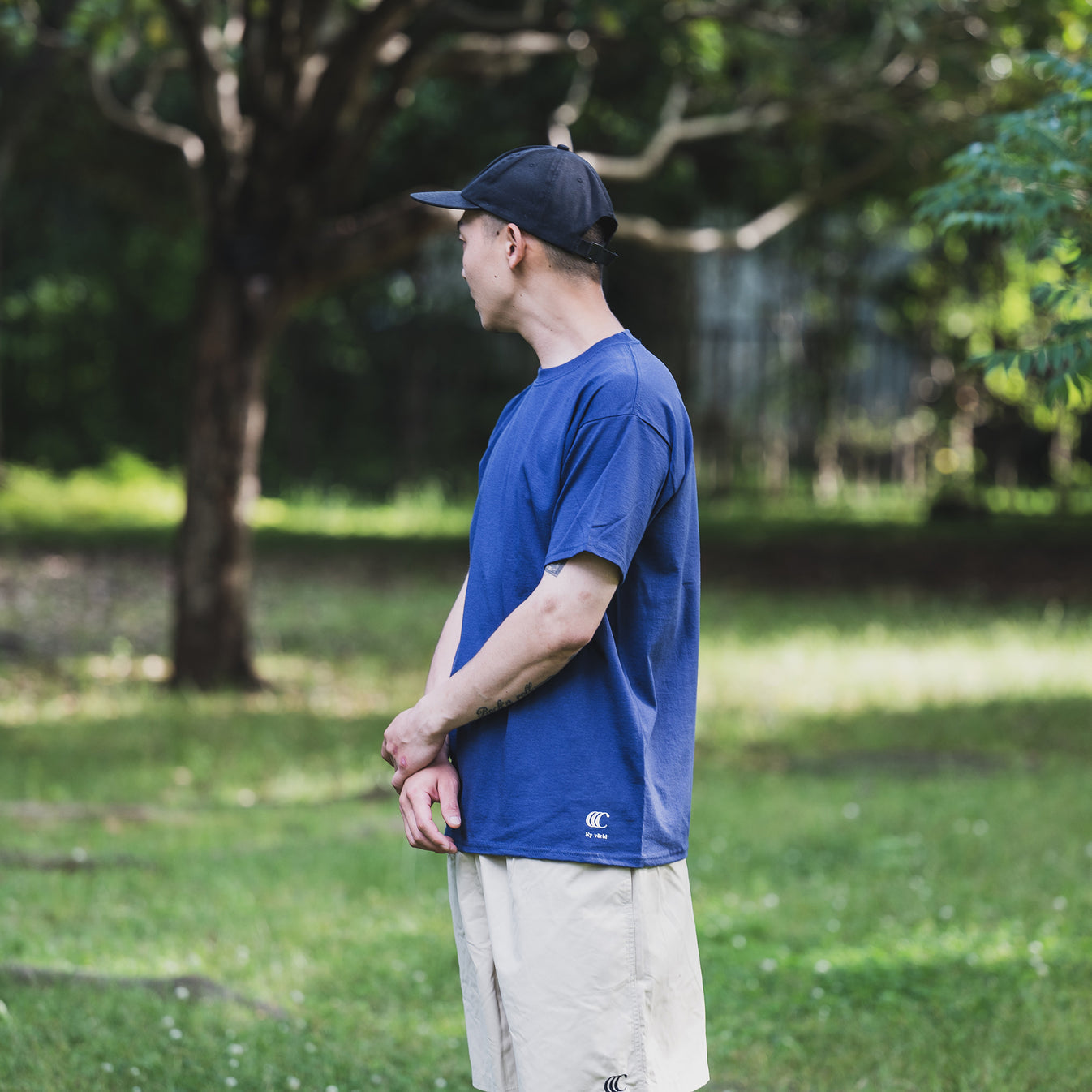 CLUMSY PICTURES FRUIT OF THE ROOM S/S TEE - BLACK