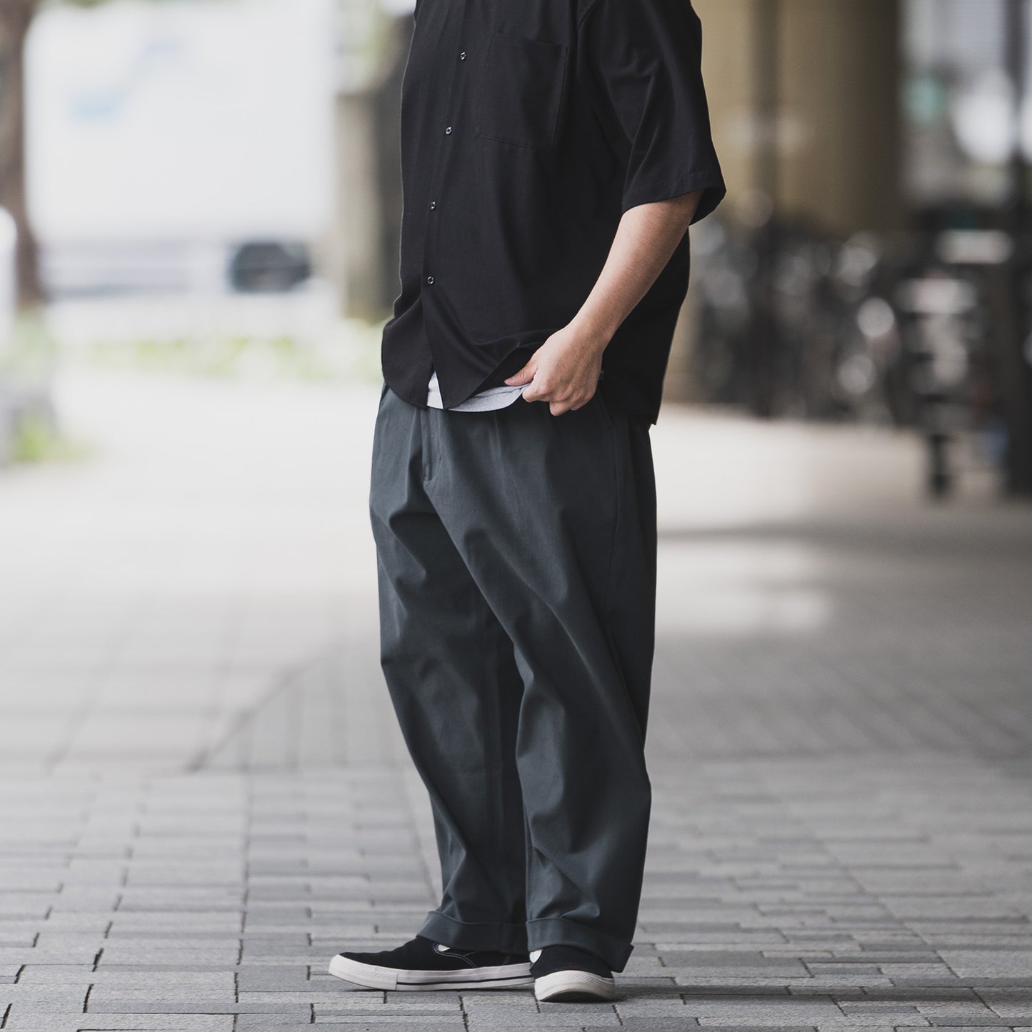 CLUMSY PICTURES 2 PLEATS RELAXED TWILL PANTS - NAVY
