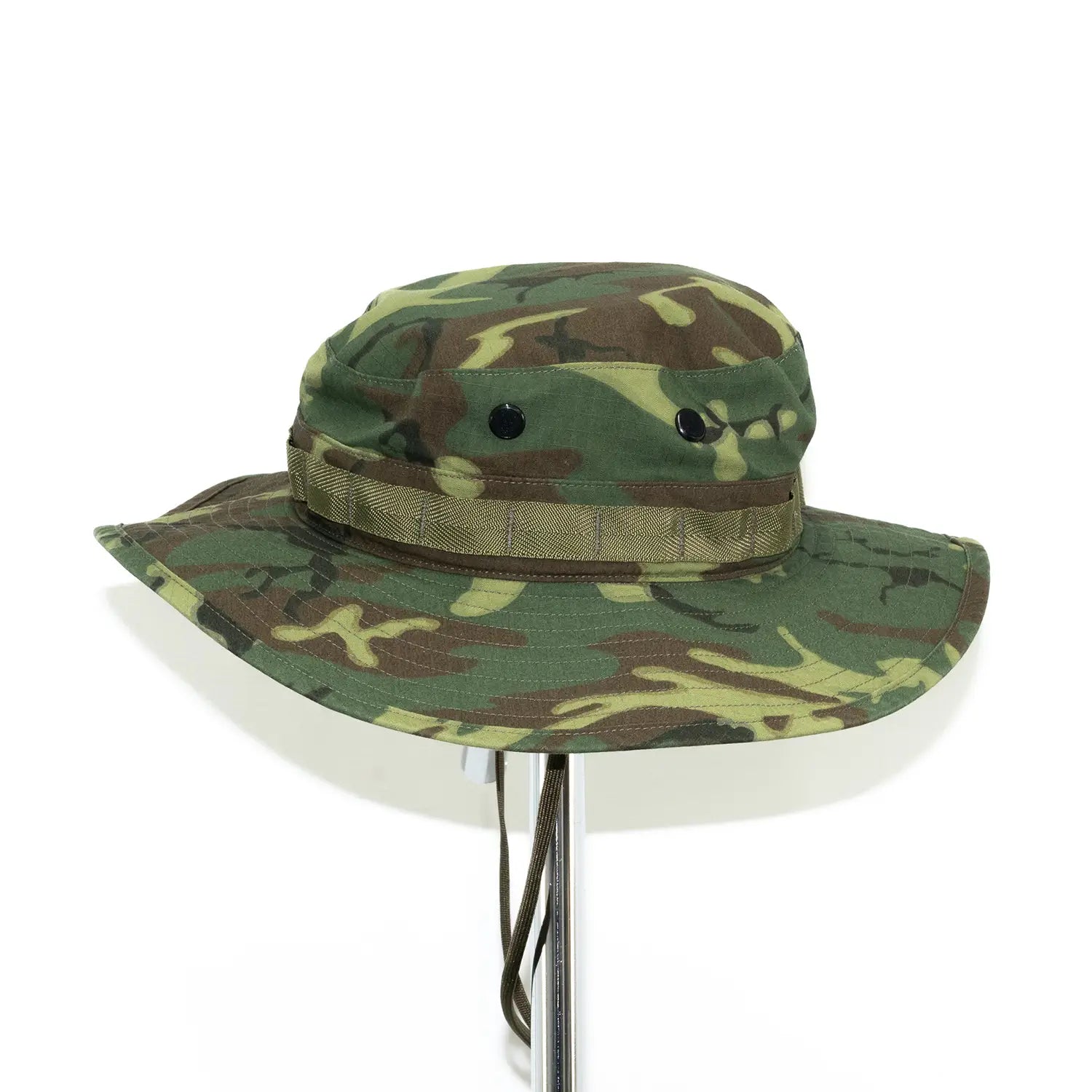BUZZ RICKSON'S(バズリクソンズ)のERDLカモフラージュ柄のミリタリーコンバット・ブーニーハット「ERDL CAMOUFLAGE BONNIE HAT(BR02853)」の別角度からの商品写真