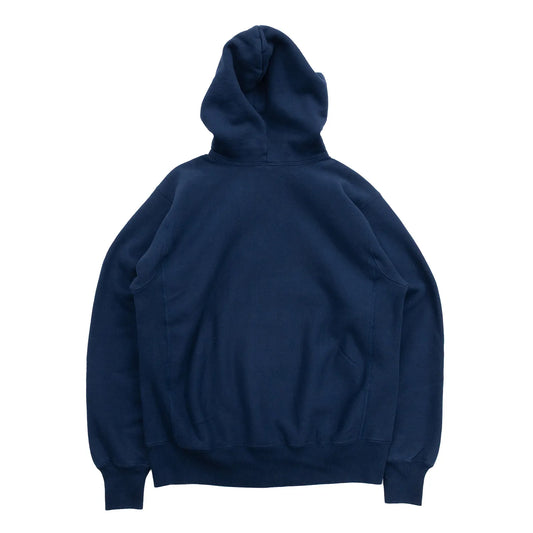 ヴィンテージマニア垂涎の沿岸警備隊のトレーニングウェアをBuzz Rickson’s(バズリクソンズ)が再現したスウェットパーカー「HORIZONTAL KNITTING SWEAT PARKA COAST GUARD」のNAVYカラーの背面からの商品写真