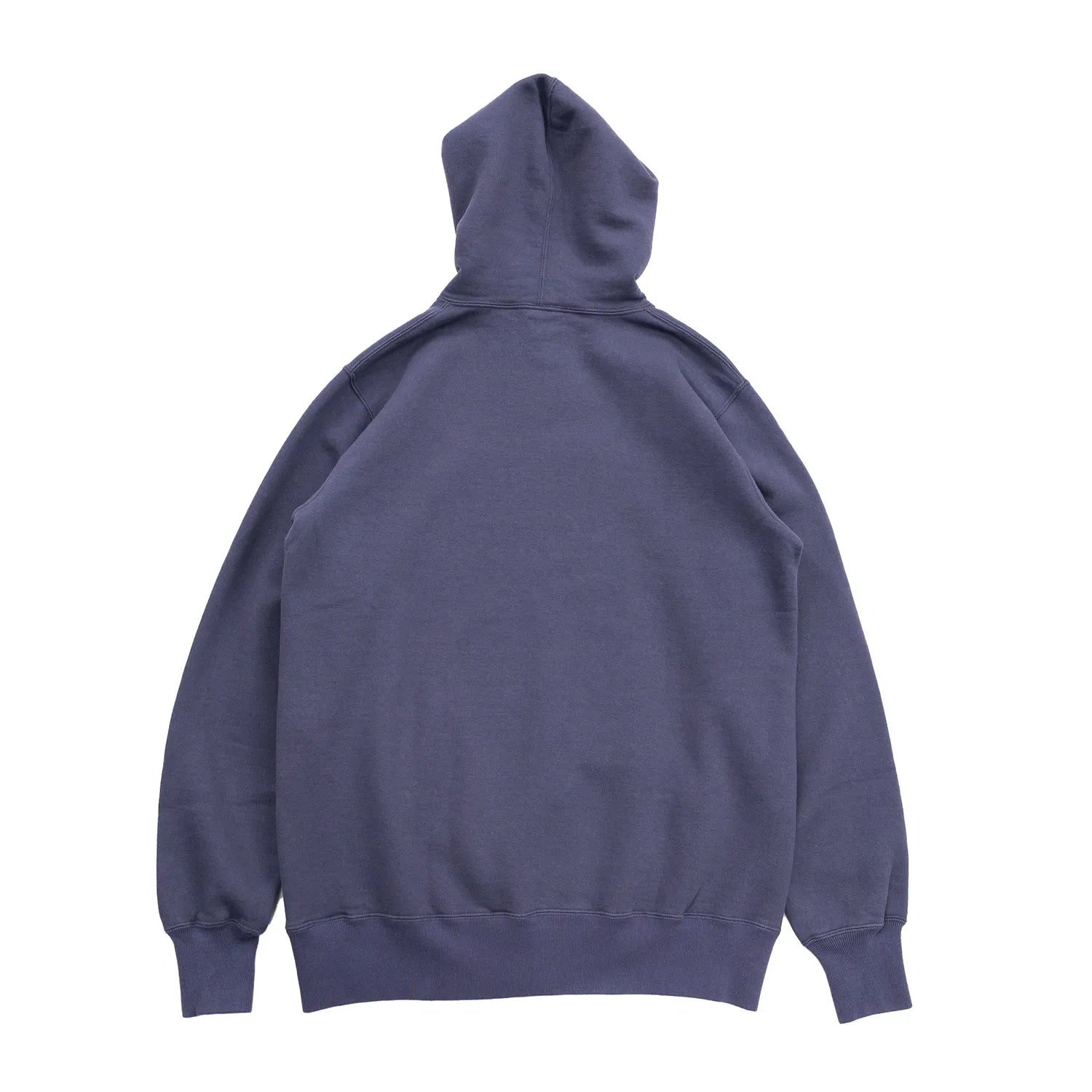 1940〜50年代当時のスポーツウェアのディテールを徹底的に再現した、Buzz Rickson’s(バズリクソンズ)のスウェットパーカー「U.S NAVAL ACADEMY PARKA」のNAVYカラーの背面からの商品写真