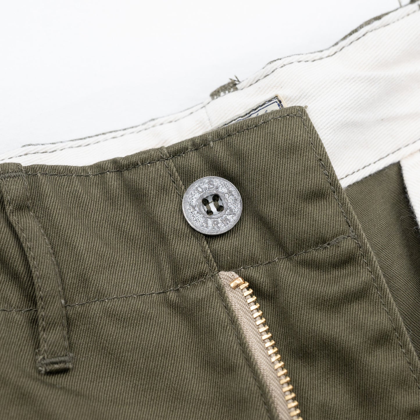 BUZZ RICKSON'S EARLY MILITARY CHINOS (MOD.) 1945 MODEL SHORTS - OLIVE