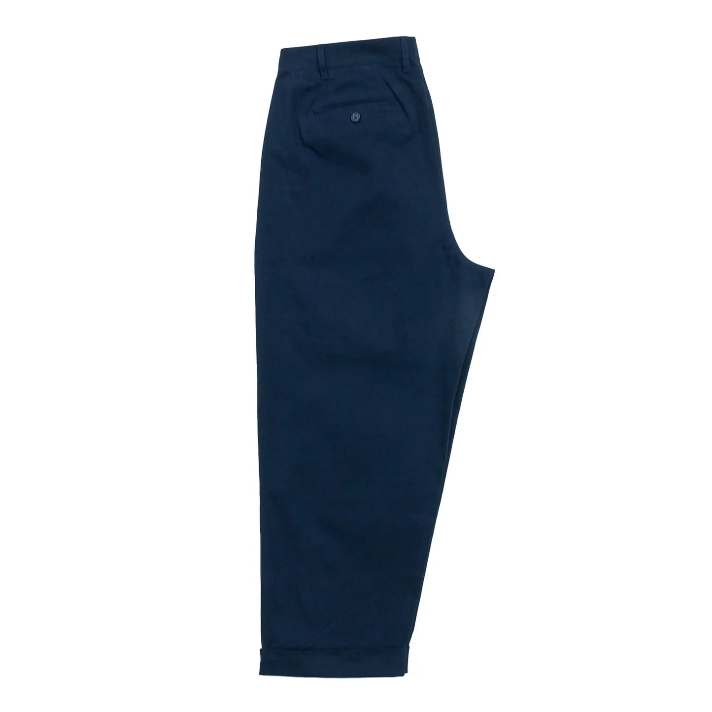 CLUMSY PICTURES(クラムジー)の名作パンツ「2 PLEATS RELAXED TWILL PANTS」の2025AWの新色「NAVYカラー」の側面からの商品写真