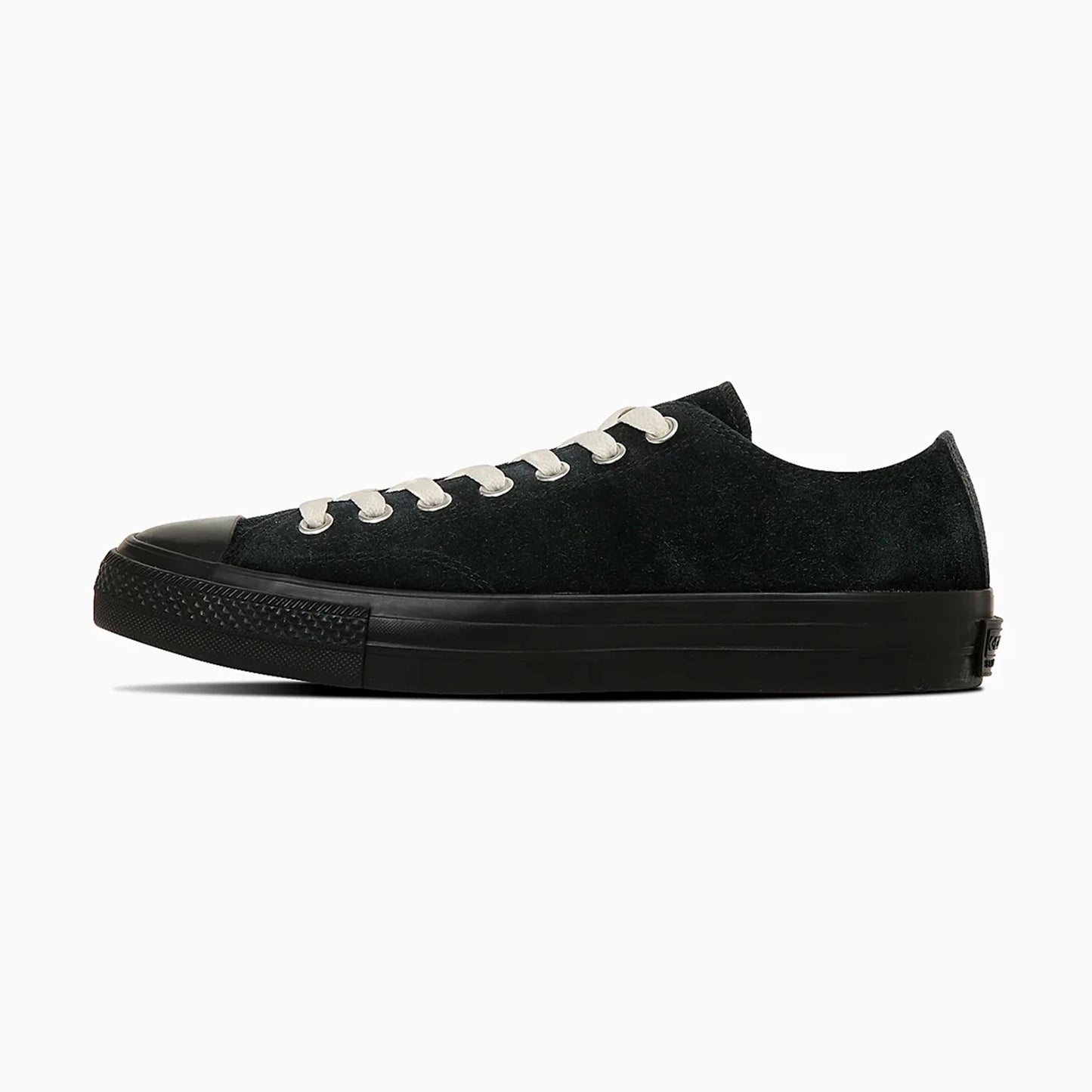 CONVERSE SKATEBOARDING(コンバーススケートボーディング)の大本命スケートシューズ「ALL STAR SK OX」の「BLACK MONOCHROME」の白いシューレースを装着した写真