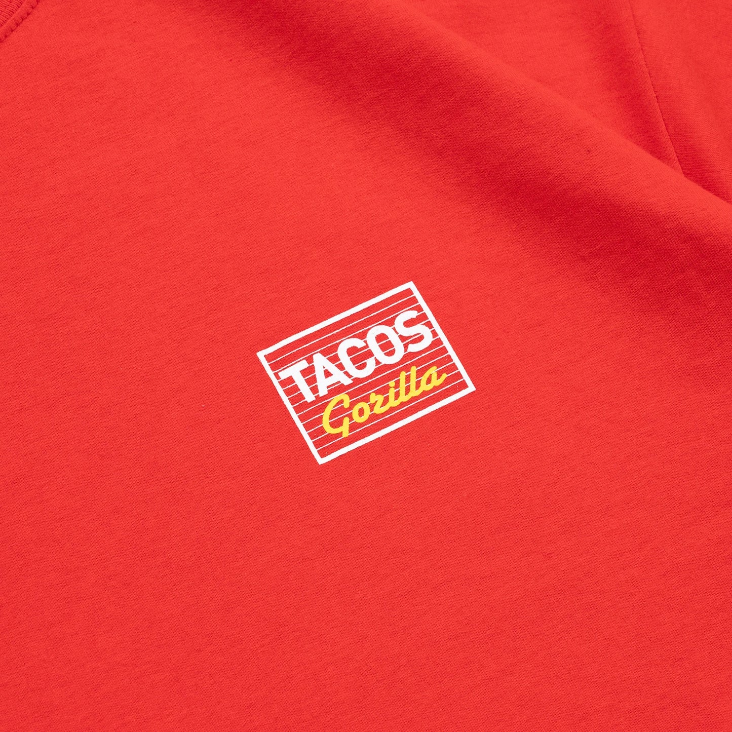 GORILLA TACOS(ゴリラタコス)のフロント左胸にデザインがプリントされたTシャツ「TACOS 2 TEE」のレッドカラーのフロントデザインの詳細写真