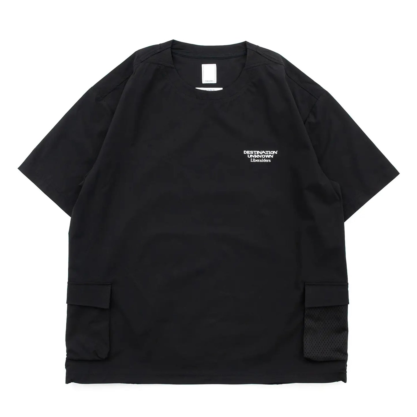 Liberaiders(リベレイダース)の撥水性のある4WAYストレッチ生地を使用したユーティリティTシャツ「4WAY STRETCH MULTI POCKET TEE」の BLACKカラーの正面からの商品写真