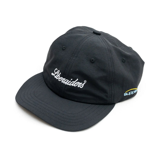 Liberaiders(リベレイダース)のSUPPLEXナイロン製の6パネルキャップ「SUPPLEX NYLON CAP」のBLACKカラーの斜め左からの商品写真