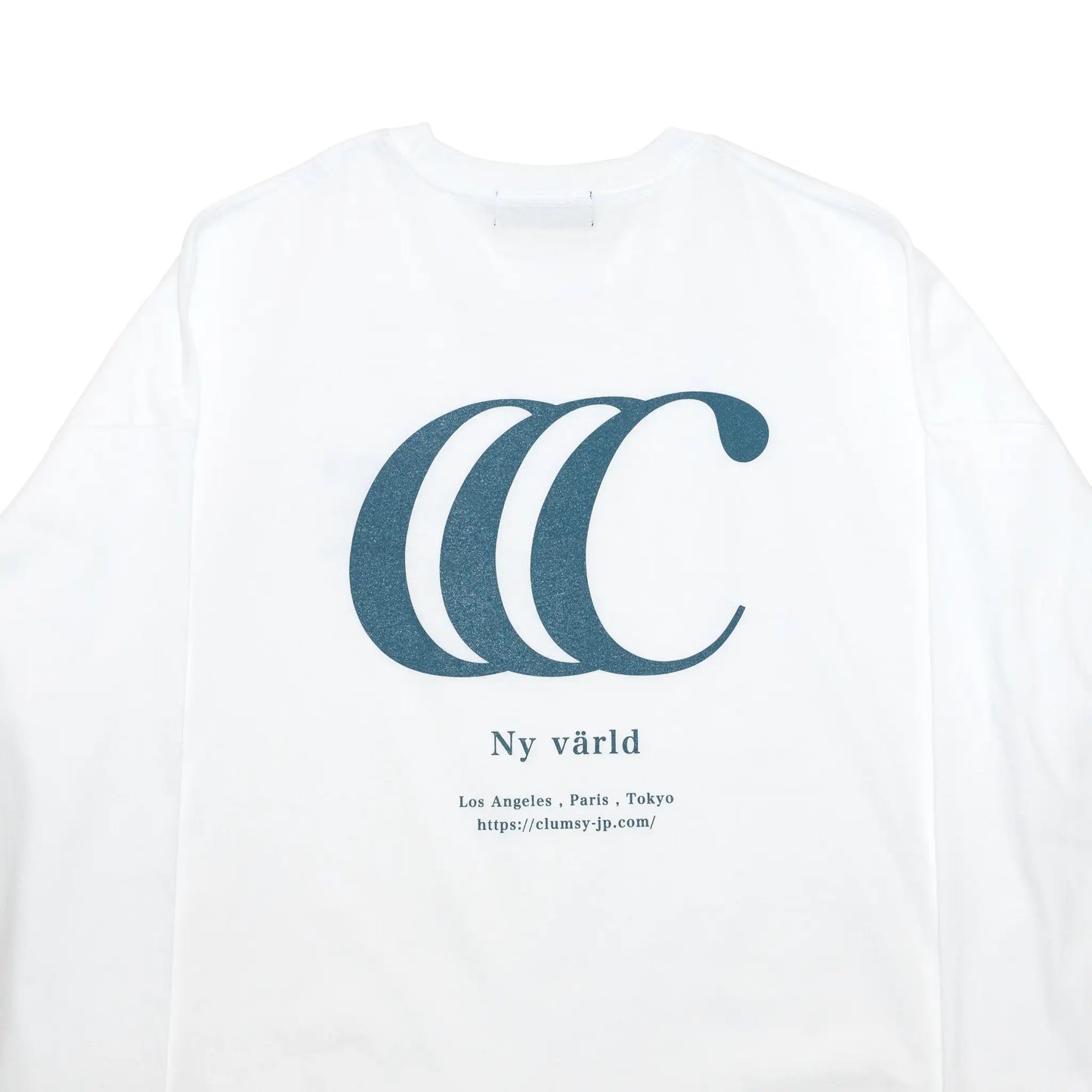「CLUMSY PICTURES」のアイコン的デザインのロングスリーブTシャツ「LIMITED CCC L/S TEE」の「WHITE/OLD BLUE」カラーの背面のデザイン写真