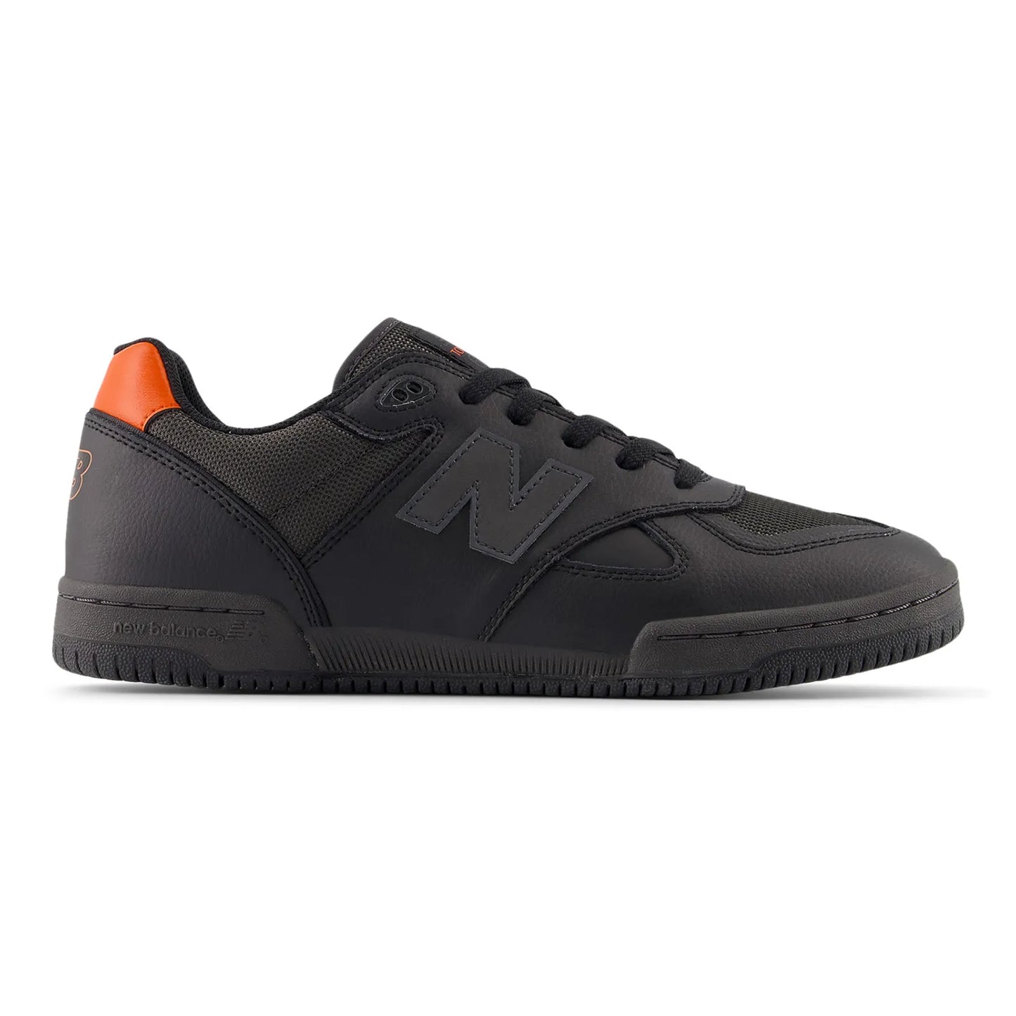 New Balance Numeric(ニューバランスヌメリック)の「TOM KNOX」のシグネーチャーモデルのスケボー・スケートボードシューズ「NM600TOO」のBLACKカラーの右側面からの商品写真