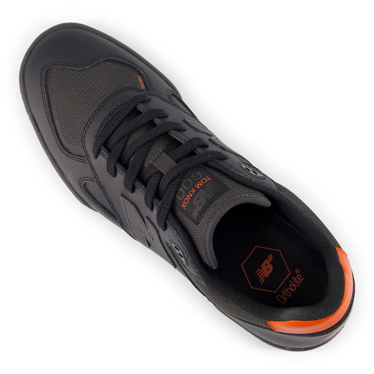 New Balance Numeric(ニューバランスヌメリック)の「TOM KNOX」のシグネーチャーモデルのスケボー・スケートボードシューズ「NM600TOO」のBLACKカラーの真上からの商品写真