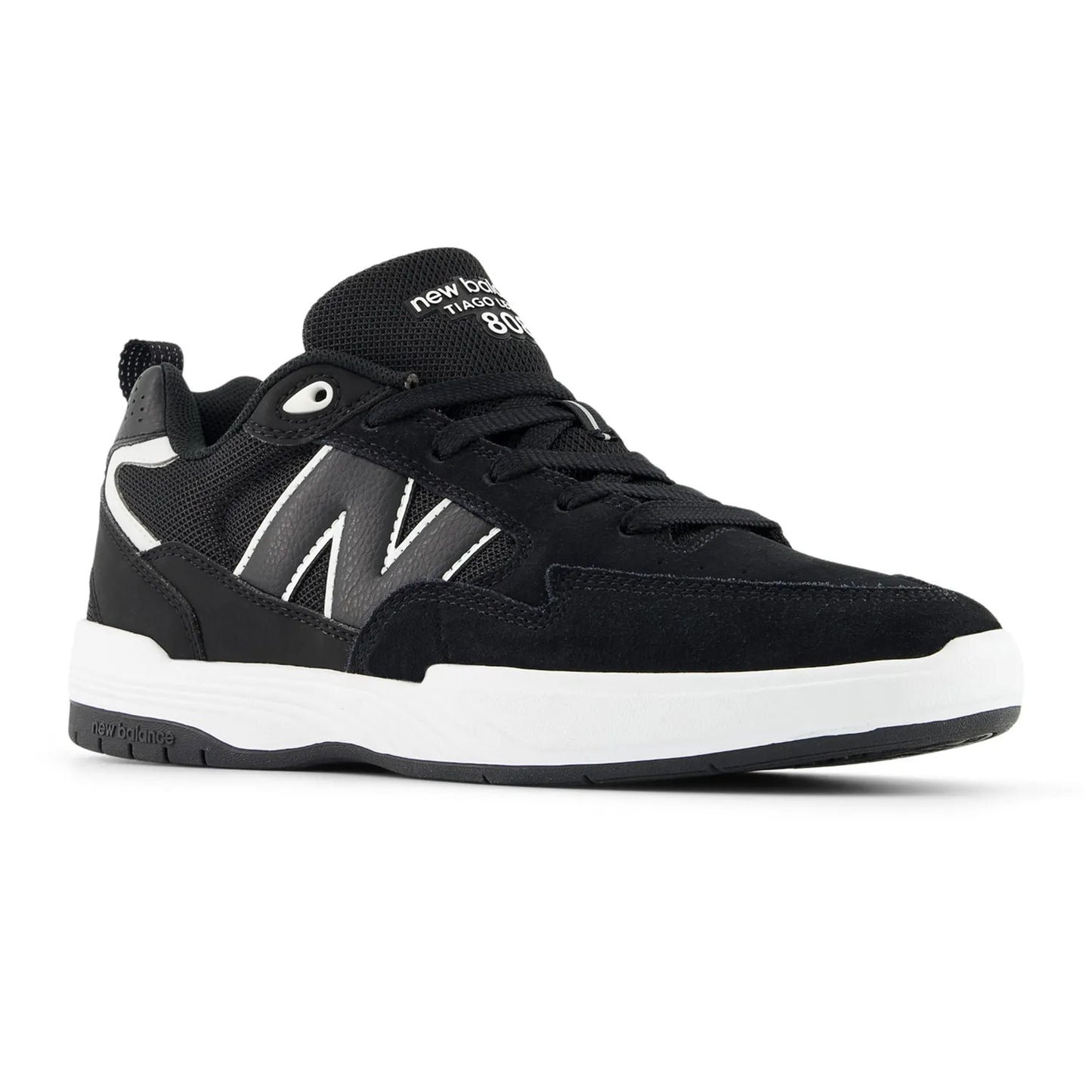 New Balance Numeric(ニューバランスヌメリック)の「TIAGO LEMOS」のシグネーチャーモデルのスケボー・スケートボードシューズ「NM808LBW」のBLACKカラーの右斜め前からの商品写真