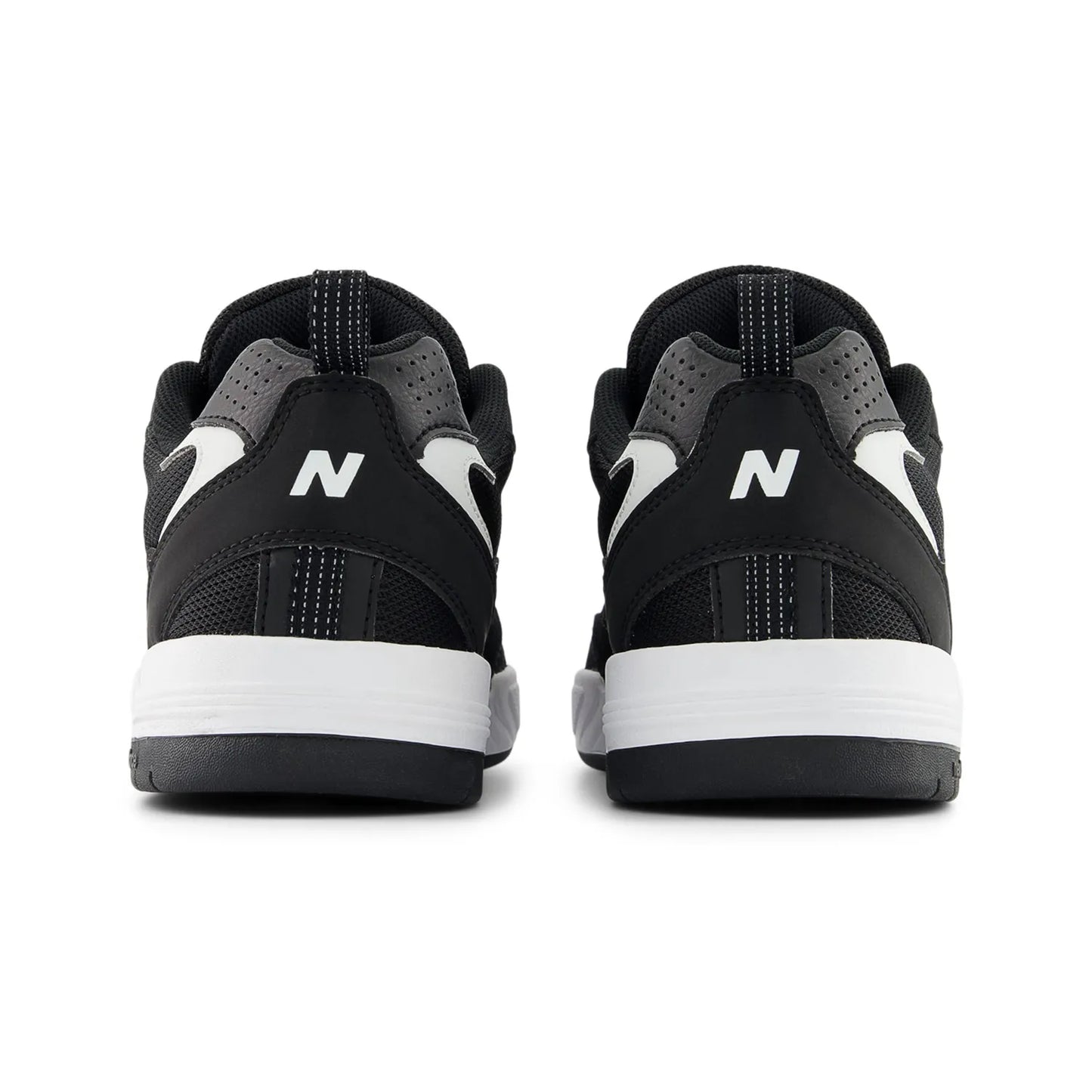 New Balance Numeric(ニューバランスヌメリック)の「TIAGO LEMOS」のシグネーチャーモデルのスケボー・スケートボードシューズ「NM808LBW」のBLACKカラーの背面からの商品写真