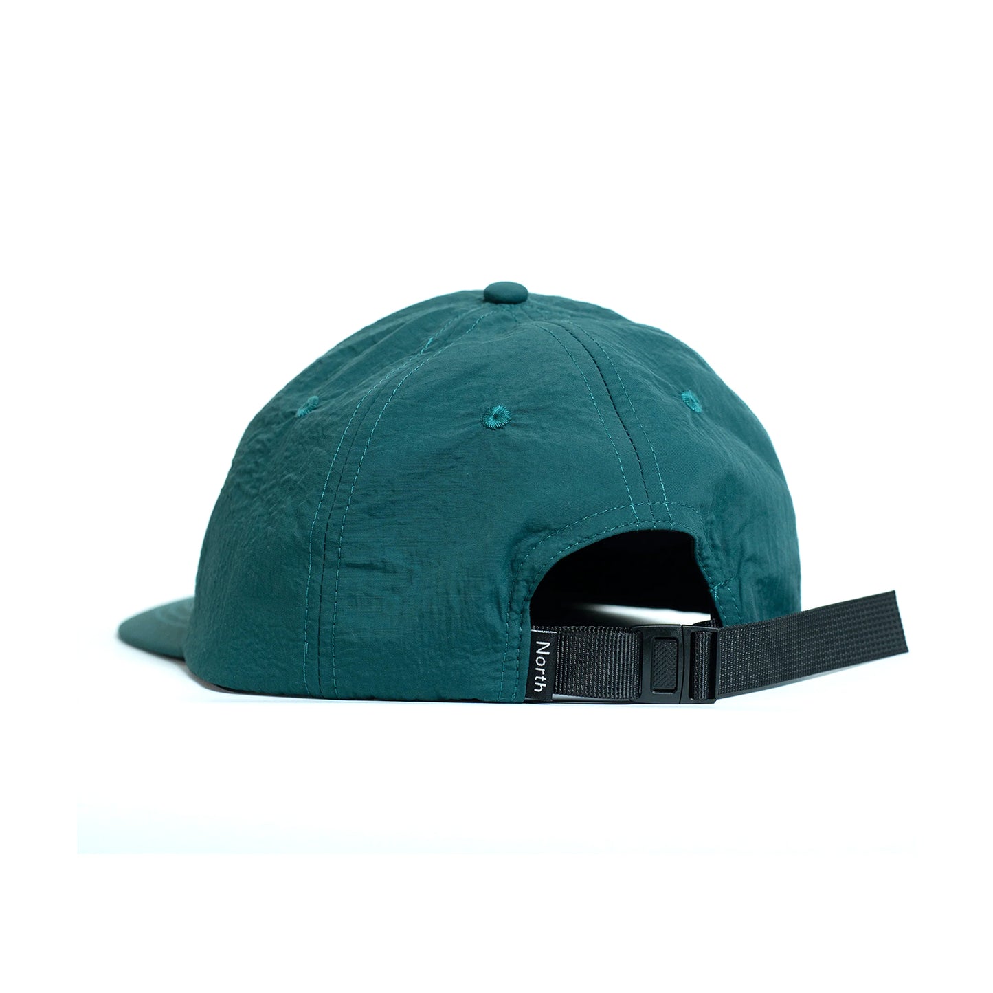 NORTH SKATE MAG(ノーススケートマグ)のリップストップナイロン性の6パネルキャップ「N LOGO CAP」のDARK GREENカラーの背面からの写真