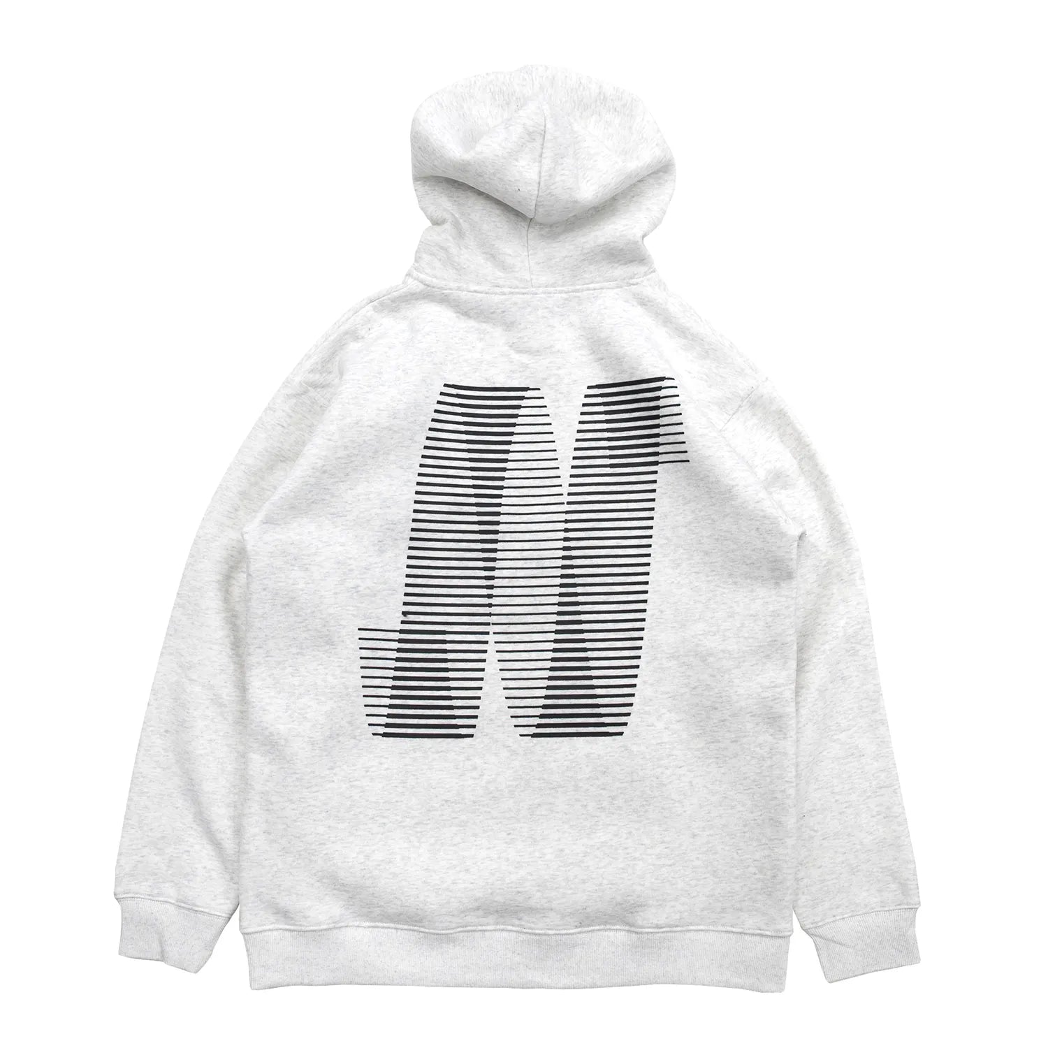 NORTH SKATE MAG(ノーススケートマグ)のバック大きく、フロント左胸にワンポイントでデザインがプリントされた肉厚なパーカー「N LOGO HOODIE」のASHカラーの正面からの商品写真