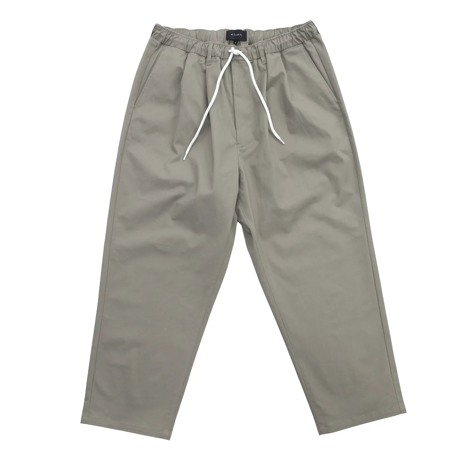 CLUMSY PICTURES(クラムジー)の大定番チノをイージーパンツ仕様に作り変えた「2 PLEATS RELAXED EASY PANTS」のSLATE GREYカラーの正面からの写真