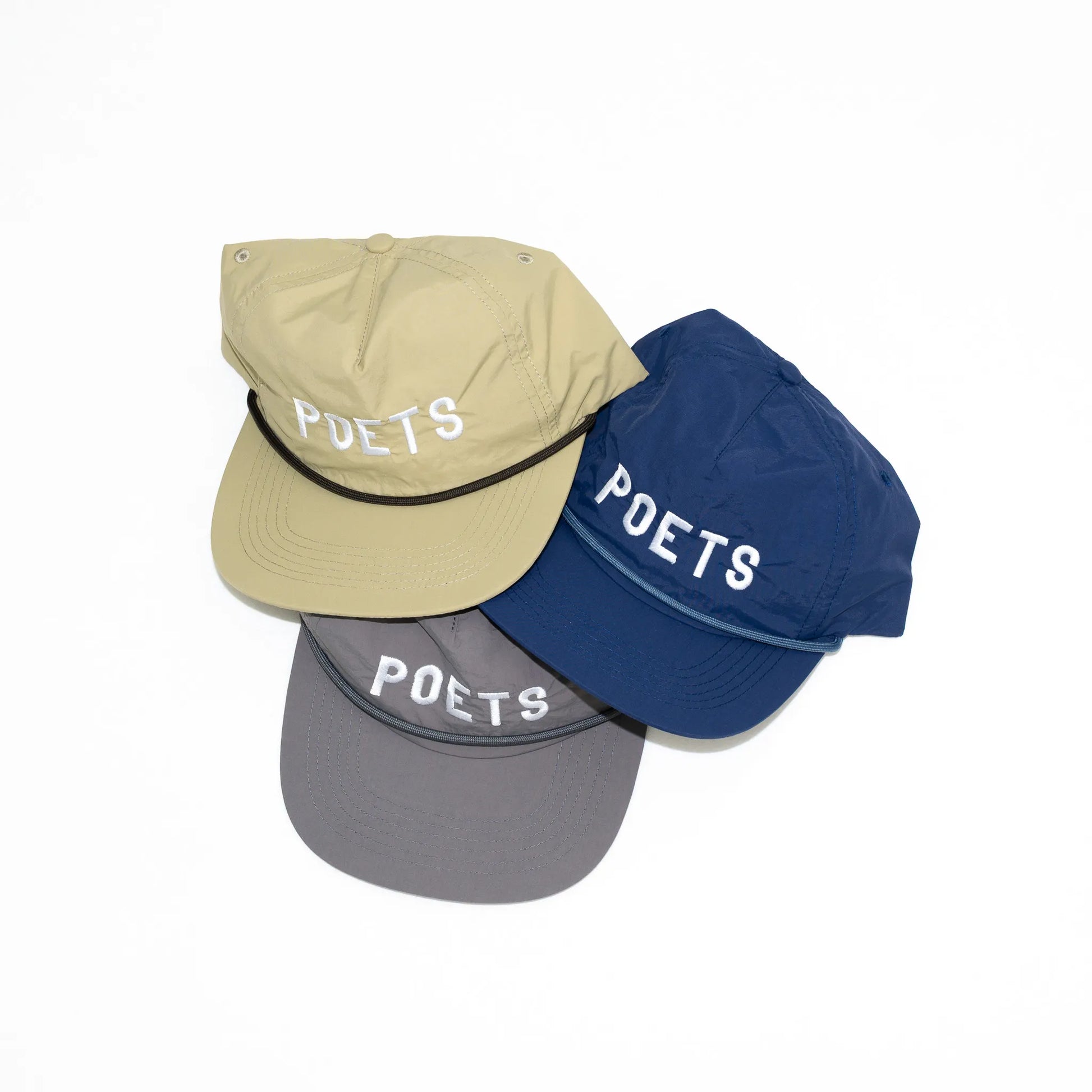 フロントに刺繍ロゴが入ったPOETS(ポエッツ)のナイロンキャップ「CAPPY CAP」のカラーバリエーションの写真