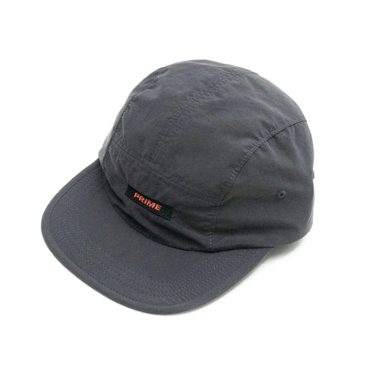 PrimeのDARK GREYカラーのナイロン製のジェットキャップ「BOX LOGO NYLON JET CAP」の左斜め上からの商品写真