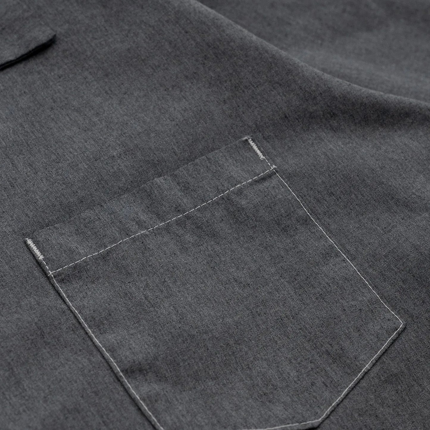 Primeがセレクトするビンテージウェア「PRIME VINTAGE」の「US MILITARY STAFF S/S SHIRTS」のGREYカラーの胸ポケットの写真