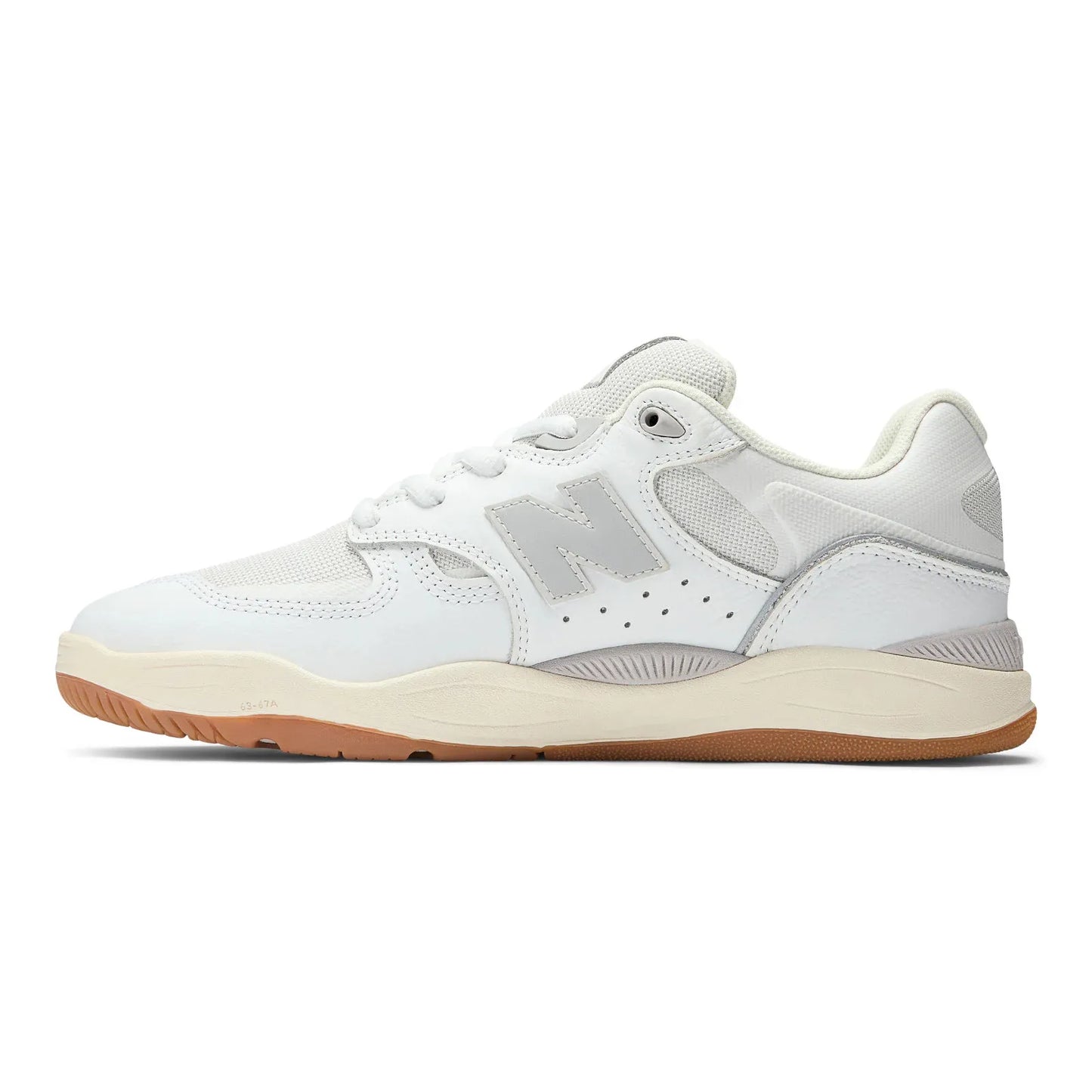 2025年1月25日発売のNew Balance Numericの人気スケートボードシューズ「NM1010AW」の側面からの商品写真その2