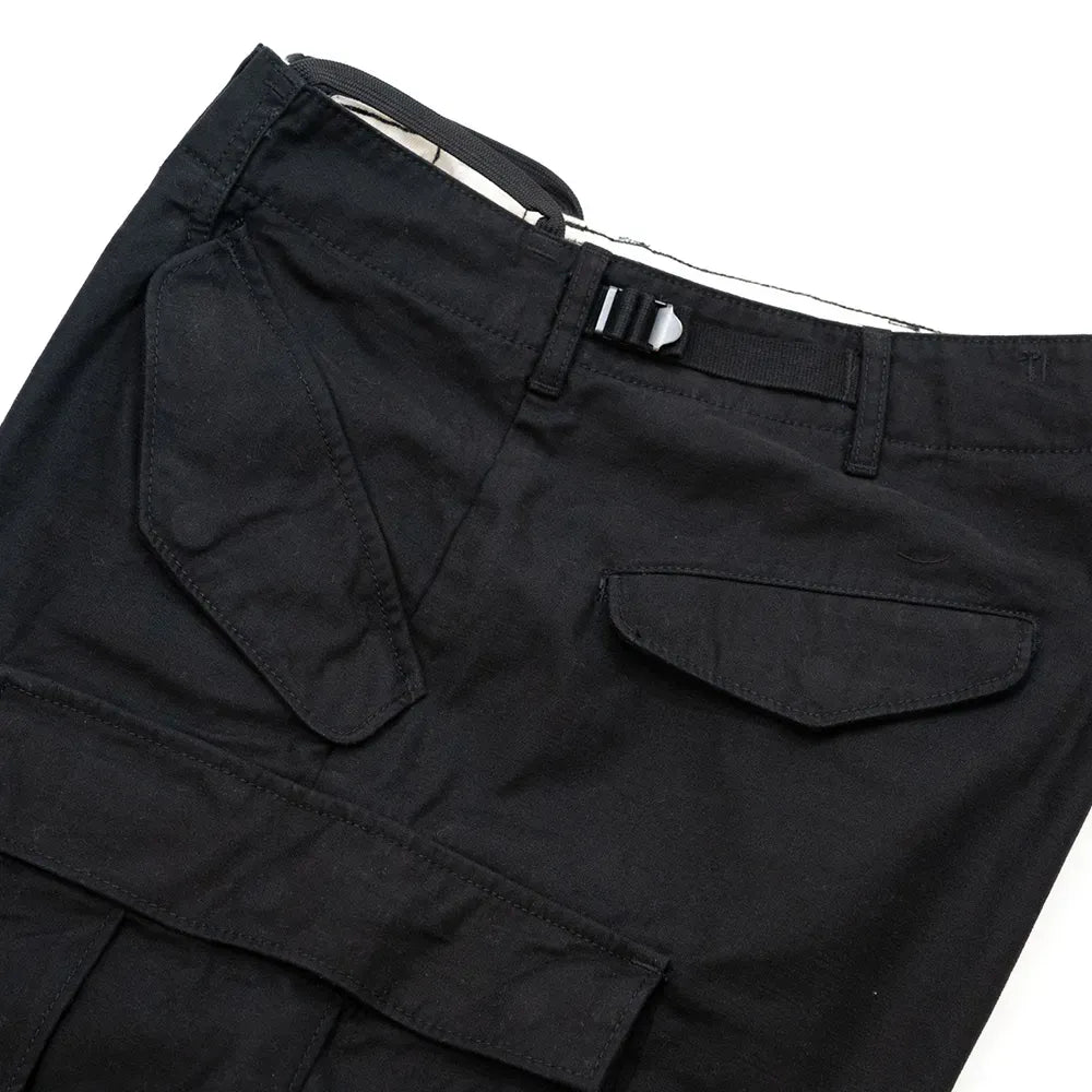 名作M-65をファットなシルエットにPrimeが理プロダクトした自信作「M-65 REMAKE CARGO SHORTS」の「BLACK」カラーのフロントおよびバックポケットの写真