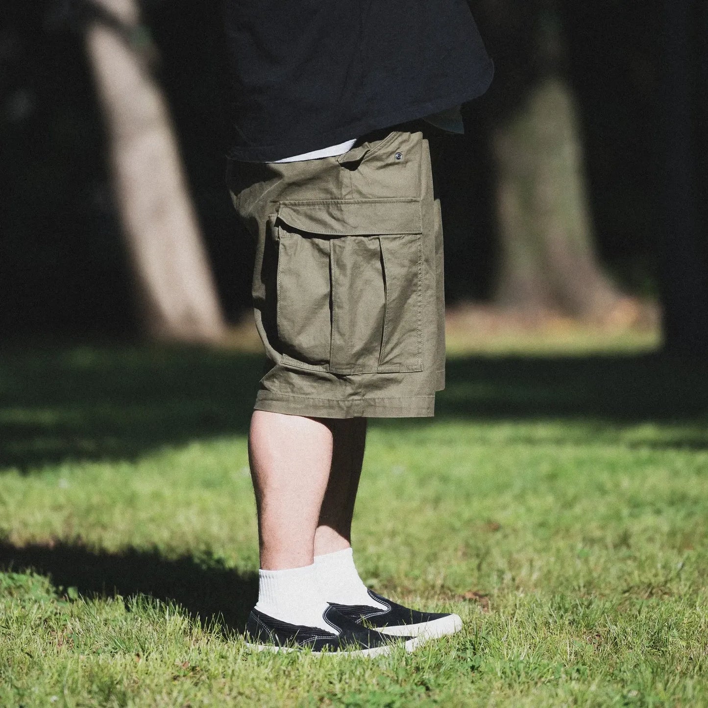 名作M-65をファットなシルエットにPrimeが理プロダクトした自信作「M-65 REMAKE CARGO SHORTS」の「OLIVE DRAB」カラーの着用写真