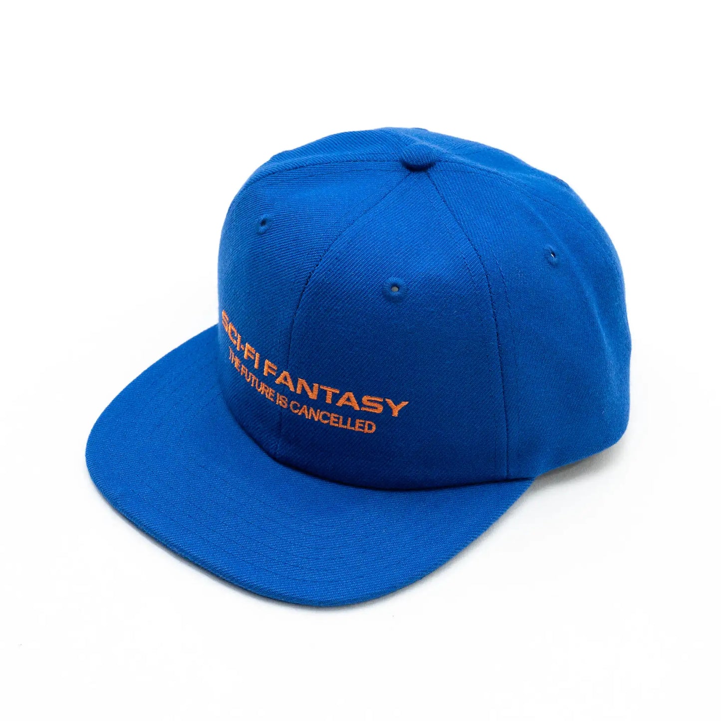 「SCI-FI FANTASY」のキャップ「FUTURE IS CANCELLED CAP」のBLUEカラーの斜めからの写真