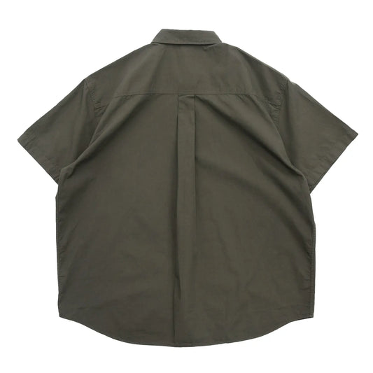 POLAR SKATE CO(ポーラー)のワイドなシルエットのコットン半袖シャツ「MITCH SHIRT」の「DIRTY BLACK」カラーの背面からの商品写真