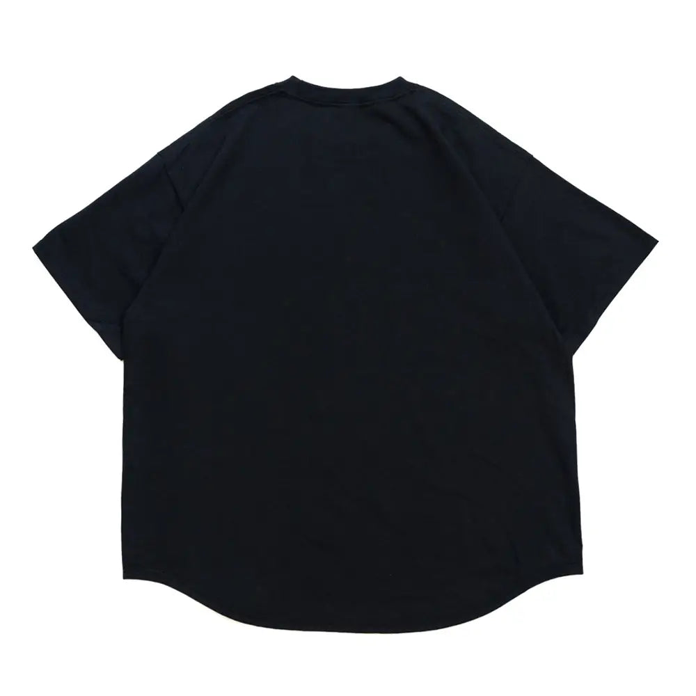 裾がラウンドカットされたHombre Nino(オンブレニーニョ)とFRUIT OF THE LOOMのダブルネームTシャツのBLACKカラーの背面からの商品写真