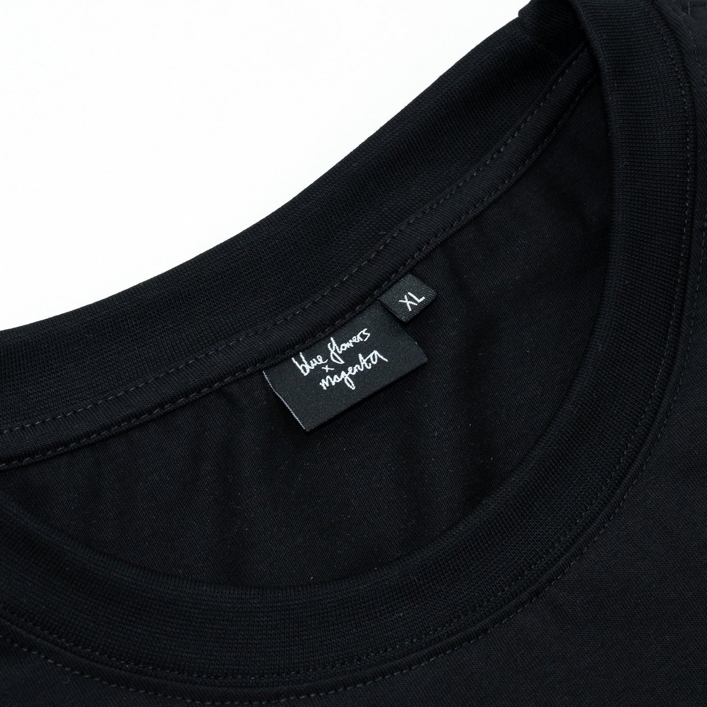 MAGENTA BLUE FLOWERS COLLAB TEE - BLACK