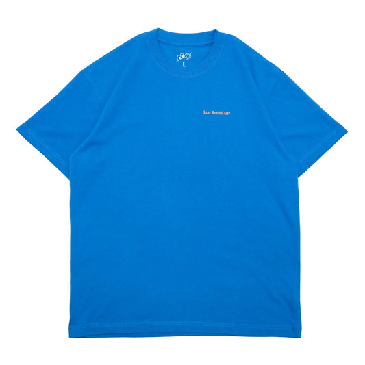 LAST RESORT AB(ラストリゾート)の背面に大きくデザインがプリントされた定番Tシャツ「ATLAS MONOGRAM S/S TEE 」の新色「ROYAL BLUE/SUNSET ORANGE」の前面からの商品写真