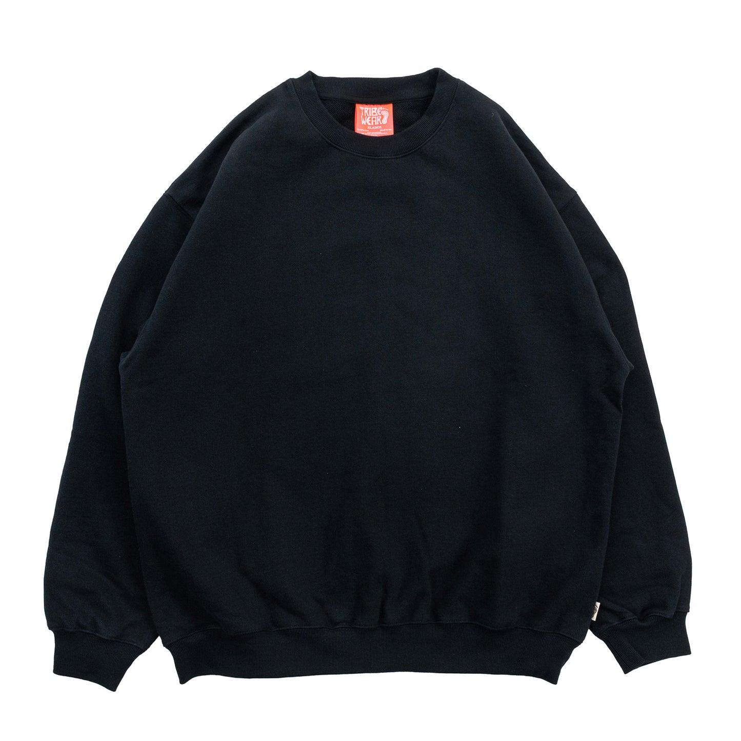 TRIBE WEAR(トライブウェア)の肉厚な生地感とファットなシルエットのクルーネックスエット「BASIC SWEAT CREWNECK」のBLACKカラーの正面からの商品写真