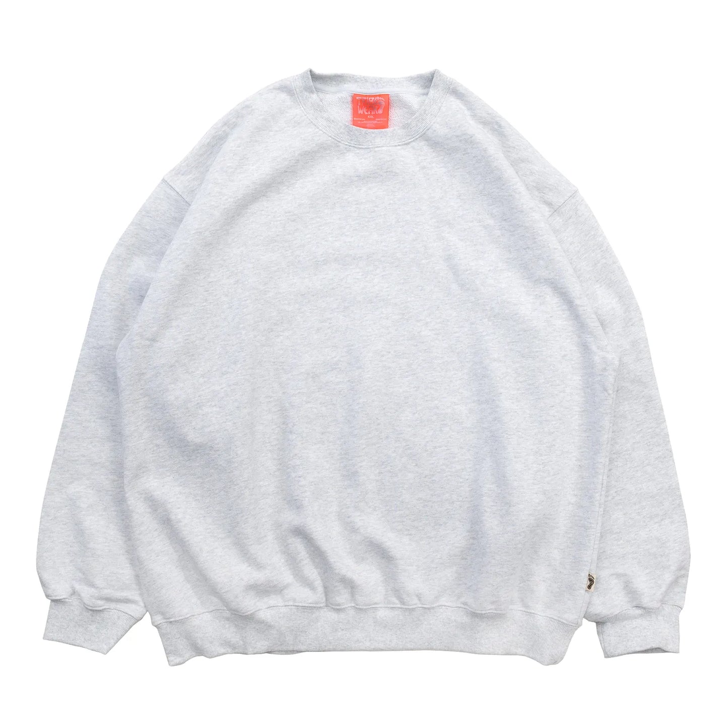 TRIBE WEAR(トライブウェア)の肉厚な生地感とファットなシルエットのクルーネックスエット「BASIC SWEAT CREWNECK」のGREYカラーの正面からの商品写真