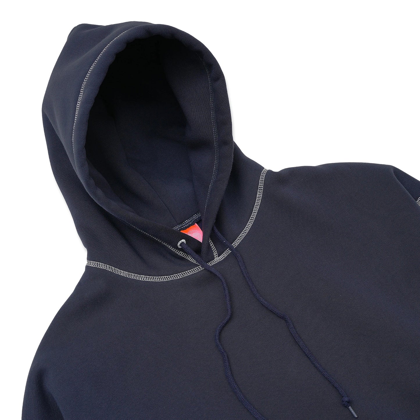 TRIBE WEAR(トライブウェア)のプレミアムな肉厚ヘビーオンスパーカー「NOT BASIC SWEAT HOODIE」のNAVYカラーのフード部分の商品写真