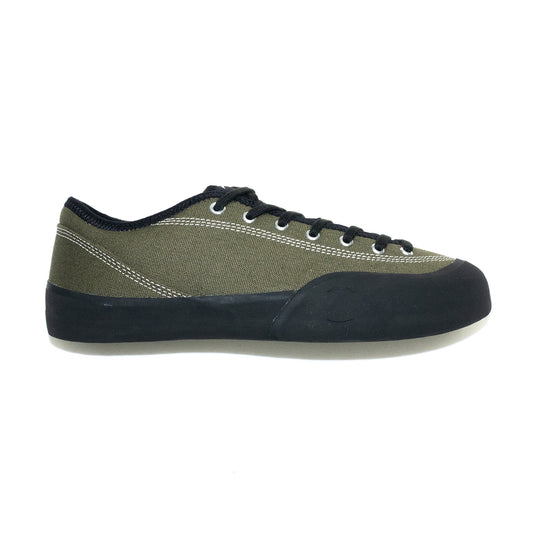 VILLAGE 1:30 PM - BLACK/WHISPER WHITE
