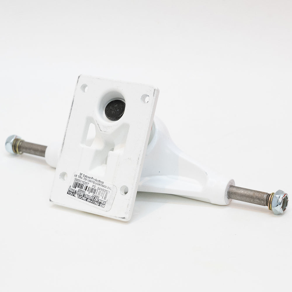 VENTURE TRUCKS TEAM ORIGINAL WHITE LIGHTNING 2 - 5.0 LO