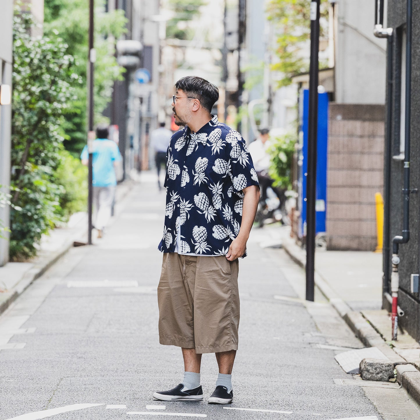 SUN SURF / DUKE KAHANAMOKU SPECIAL EDITION “DUKE'S PINEAPPLE” (SHORT SLEEVE)  - NAVY