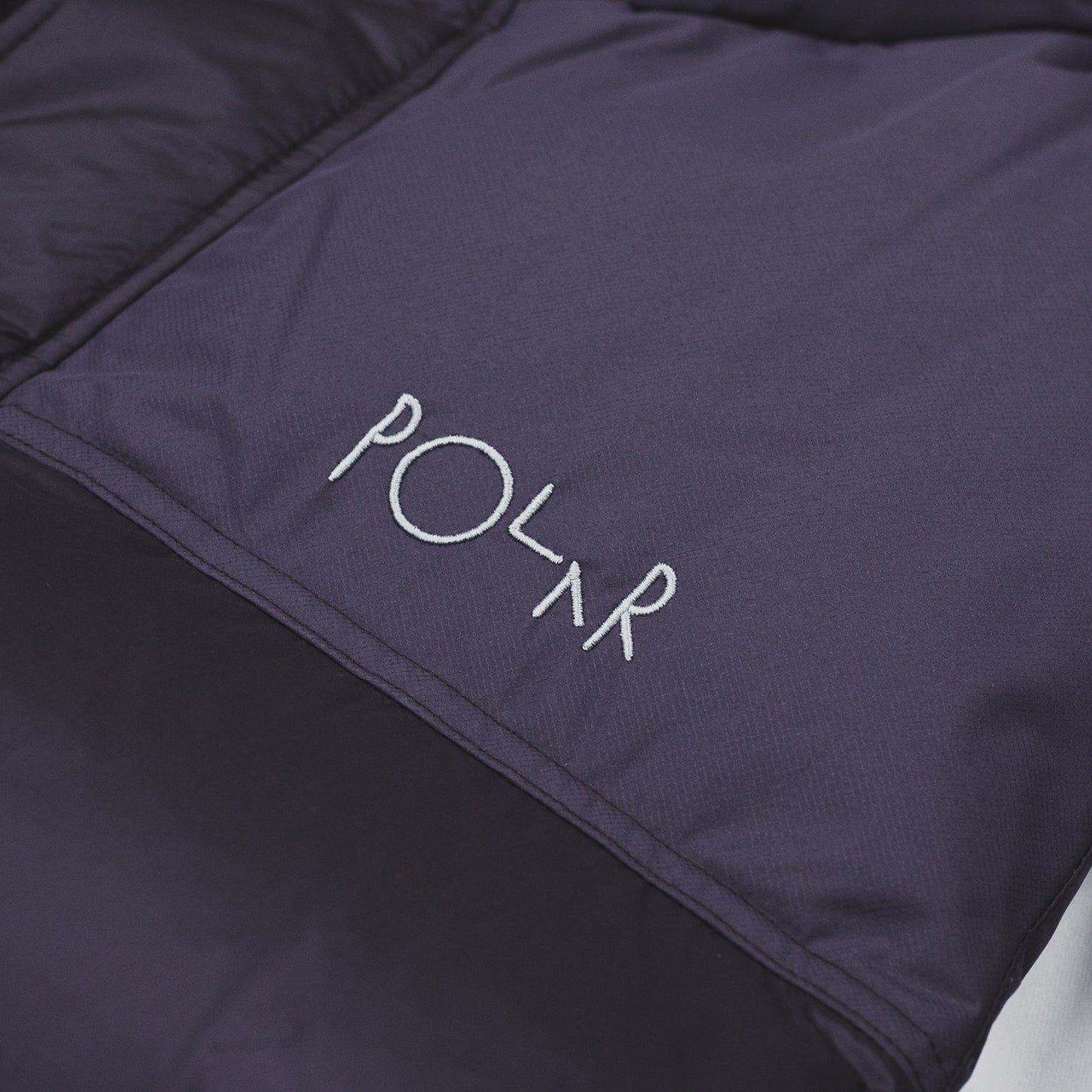 POLAR SKATE CO BASIC PUFFER VEST - DARK VIOLET