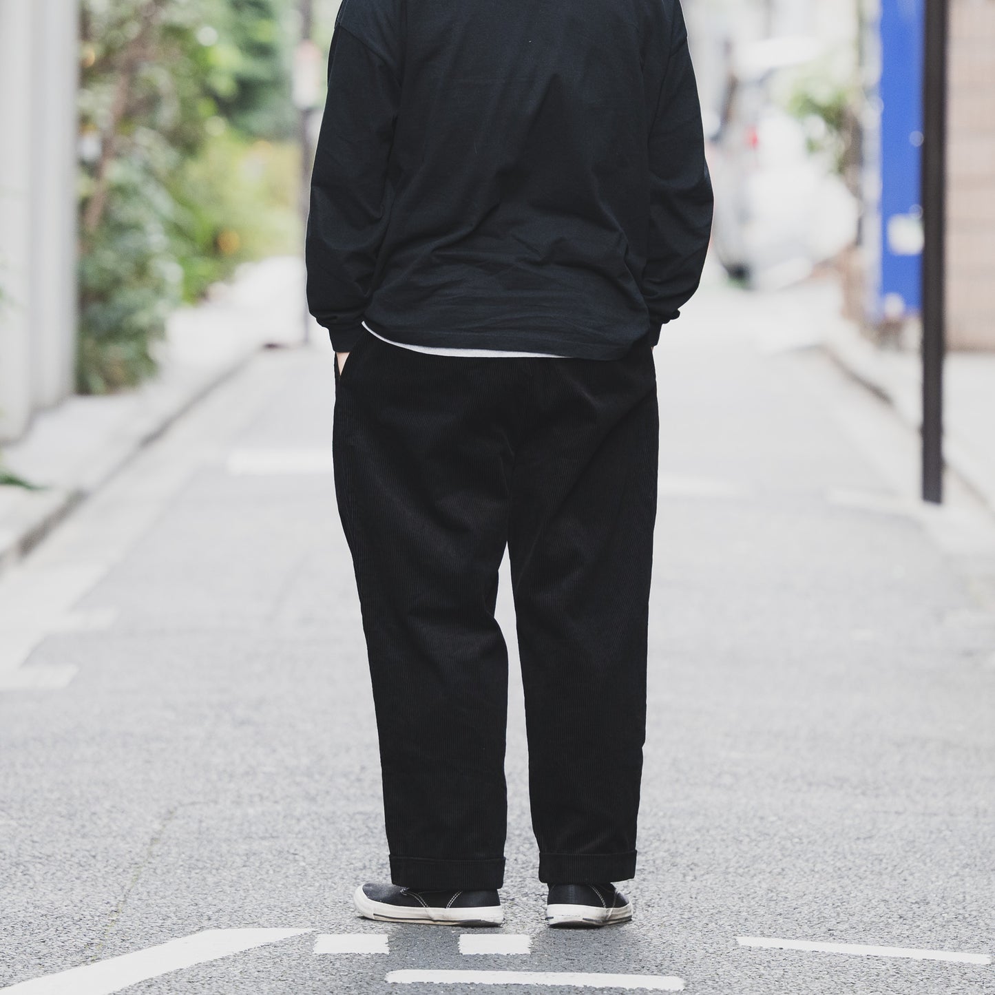 CLUMSY PICTURES 2 PLEATS EASY TRAD CORD - NAVY