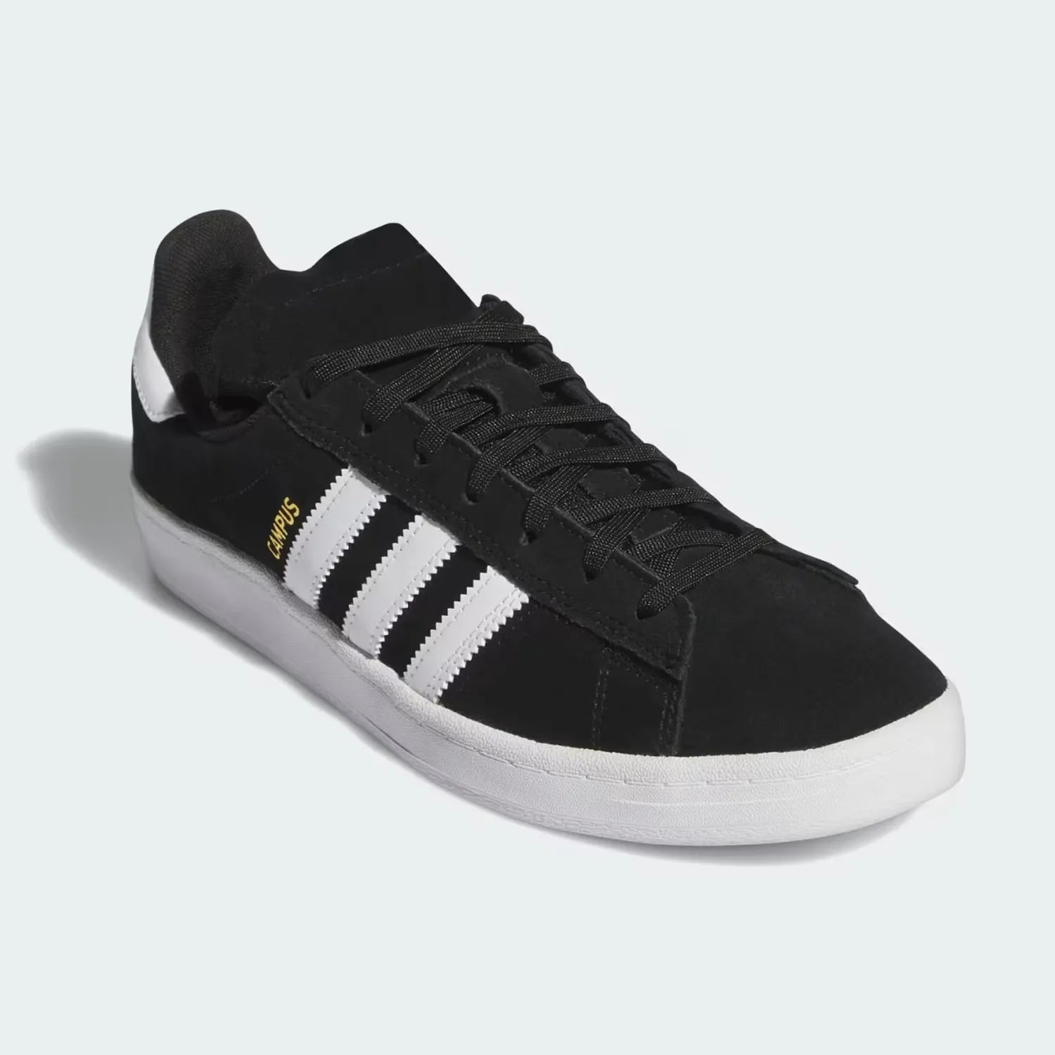 ADIDAS SKATEBOARDING(アディダススケートボーディング)のスケボー・スケートボードシューズ「CAMPUS ADV (B22716)」のBLACK/WHITEカラーの右足斜め手前からの商品写真