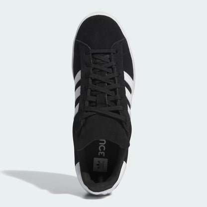 ADIDAS SKATEBOARDING(アディダススケートボーディング)のスケボー・スケートボードシューズ「CAMPUS ADV (B22716)」のBLACK/WHITEカラーの右足上面からの商品写真