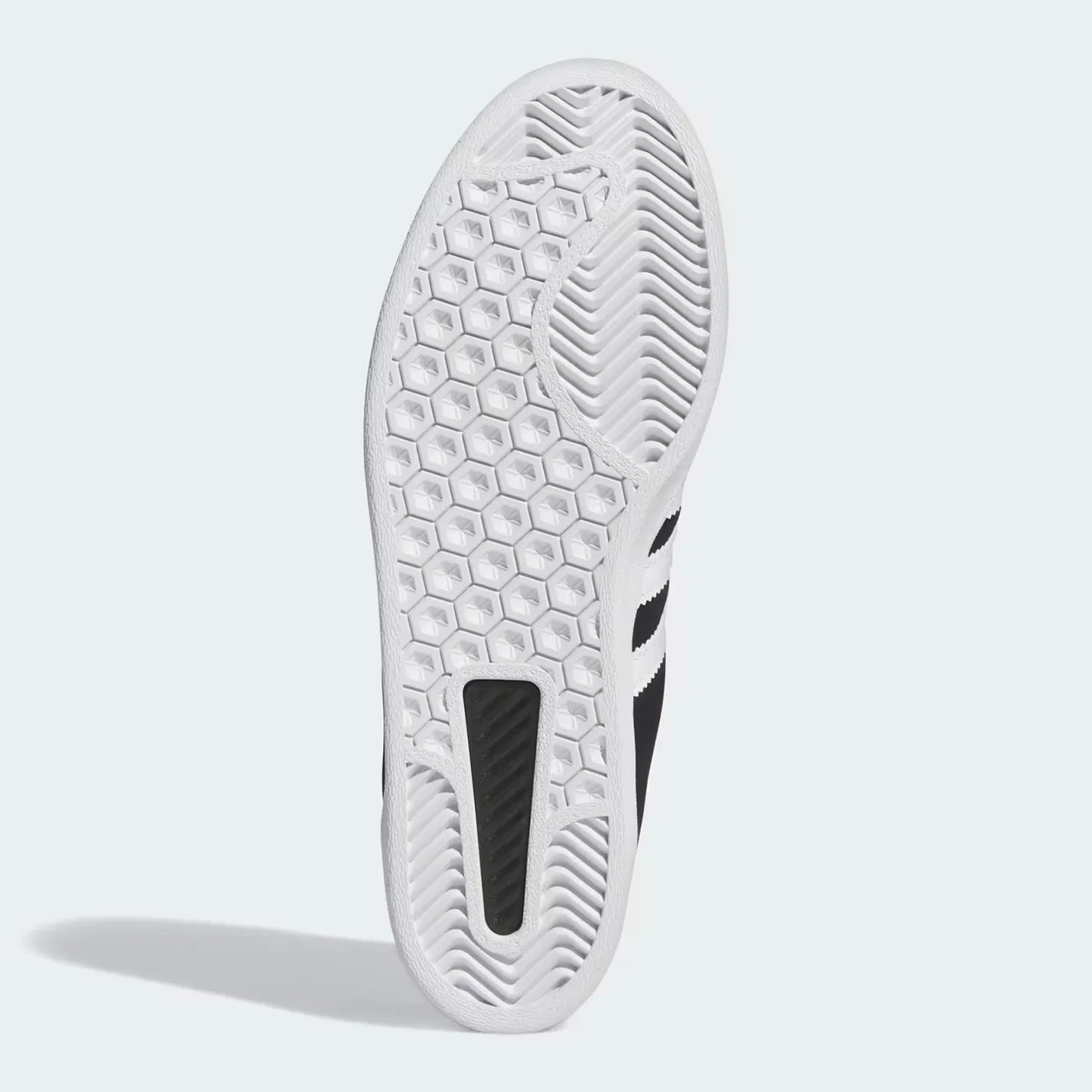 ADIDAS SKATEBOARDING(アディダススケートボーディング)のスケボー・スケートボードシューズ「CAMPUS ADV (B22716)」のBLACK/WHITEカラーの右足底面の商品写真