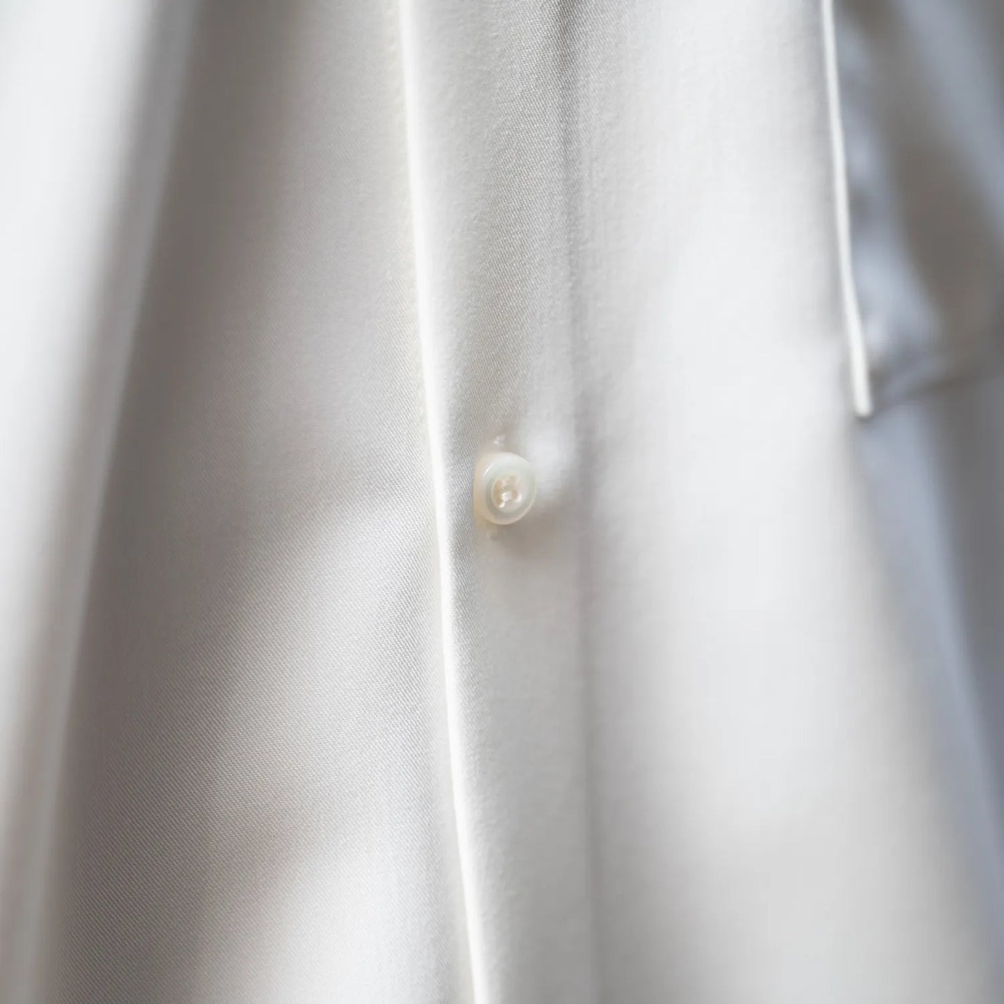 Anders™ / WIDE DRAPE S/S SHIRTS - PEARL WHITE