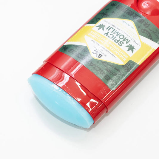 柳町唯が手がける「BACANCES ALL INCLUSIVE」の人気アイテム「DEODORANT STICK」のSPICY MOMIJIフレーバーの中身の商品写真