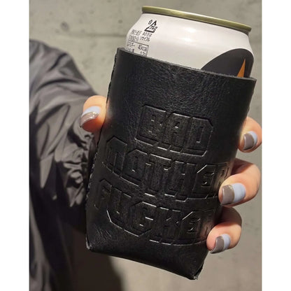 BACANCESのBLACKカラーのビーガンレザーを使用したクージー「BC VEGAN LEATHER COOZIE」の使用写真１