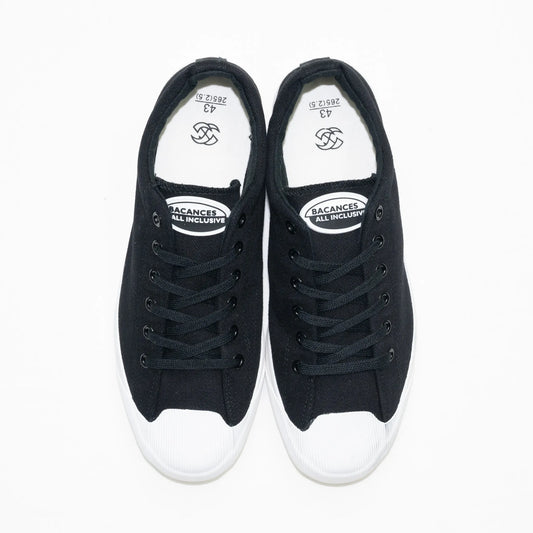 フランス軍の運動靴モチーフにした「BACANCES ALL INCLUSIVE」の「BC FRENCH ARMY DECK SHOES」のBLACKカラーの正面からの商品写真