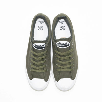 フランス軍の運動靴モチーフにした「BACANCES ALL INCLUSIVE」の「BC FRENCH ARMY DECK SHOES」のOLIVEカラーの正面からの商品写真