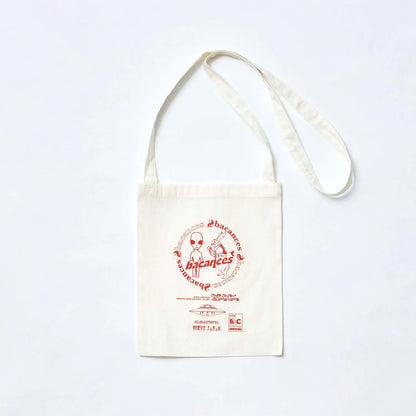 柳町唯による「BACANCES ALL INCLUSIVE(バカンシーズ オールインクルーシブ)」のグラフィックがプリントされたサコッシュ「CIRCLE LOGO BC SACOCCHE」の商品写真