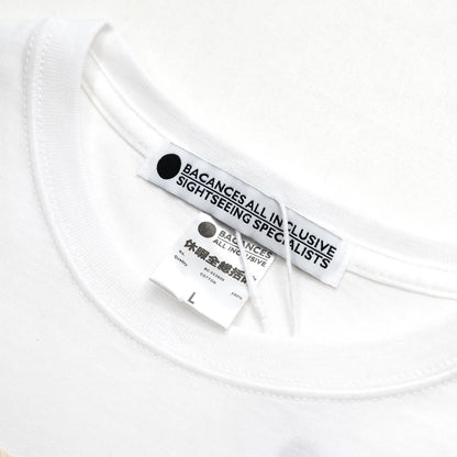 BACANCES(バカンシーズ)のフロントに大きなバンダナを縫い付けたTシャツ「BC SKEM BANDANA T-SHIRTS (YATAGARASU)」のWHITEカラーの襟元の写真