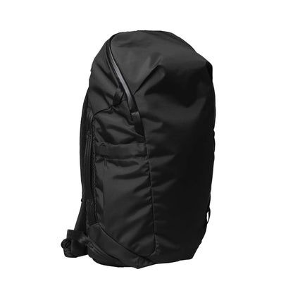 ABLE CARRY | DAYBREAKER 2 BACKPACK CORDURA RIPSTOP / BLACK | 斜めからの画像２