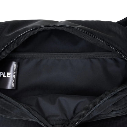 BAICYCLON(バイシクロン)の小型ショルダーバッグ「BCL-140 2WAY BAG (MESH COMBI)」のメインポケットの内部写真
